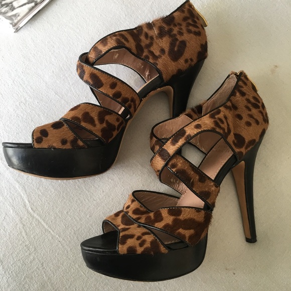 {Vince Camuto} Calf Hair Leopard Print Heels 7.5 B - Picture 5 of 8